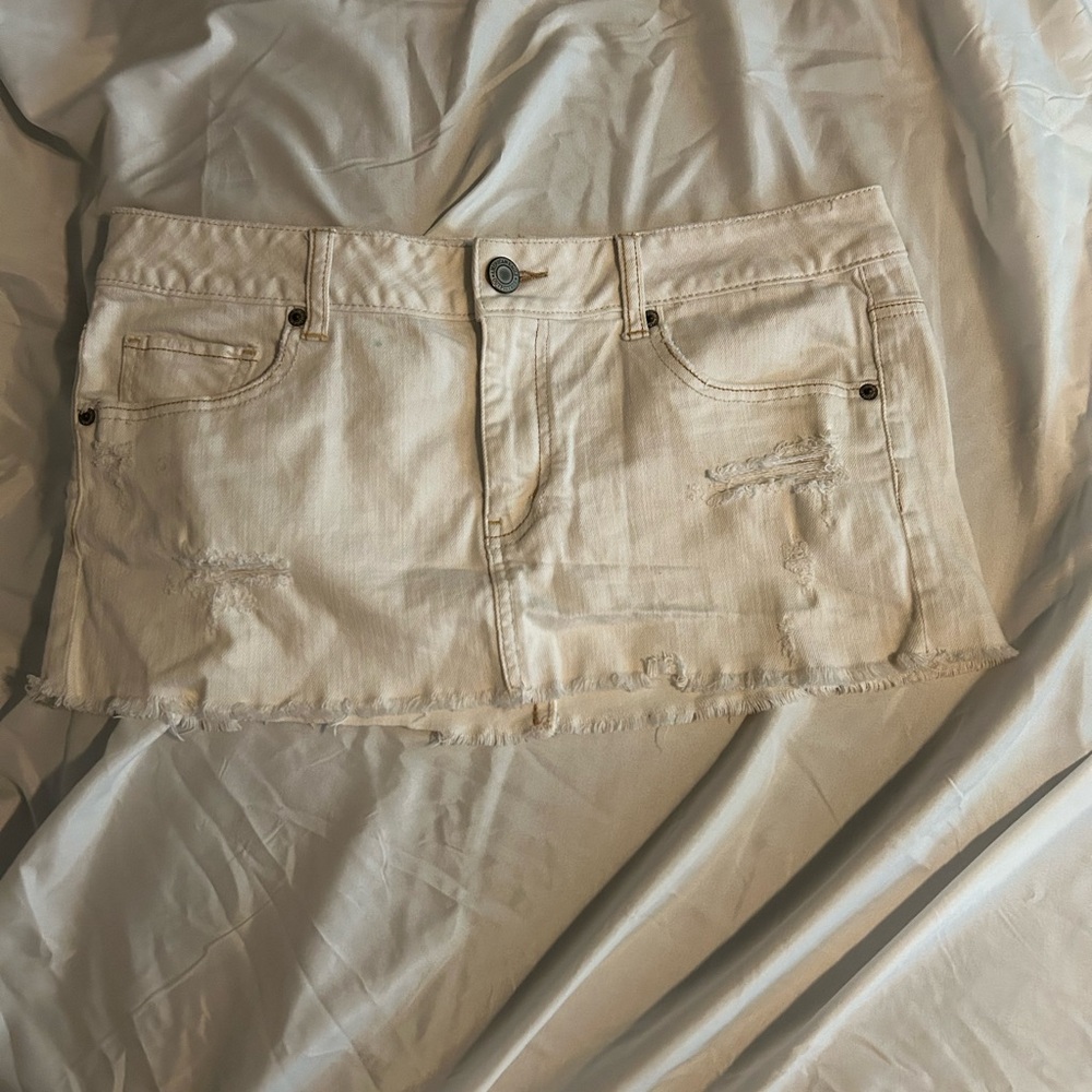 American Eagle Cream Stretch Denim Skirt